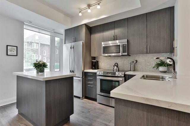 197 Duplex Ave, Townhouse with 3 bedrooms, 3 bathrooms and 1 parking in Toronto ON | Image 17