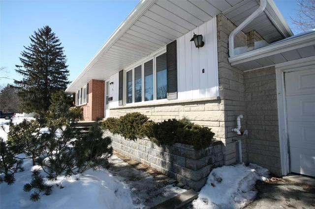 79 Mccarthy St, House detached with 3 bedrooms, 2 bathrooms and 3 parking in Orangeville ON | Image 3