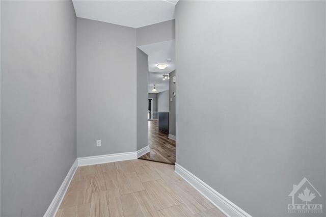 173 - 304 Masters Lane, Condo with 2 bedrooms, 1 bathrooms and 1 parking in Clarence Rockland ON | Image 4