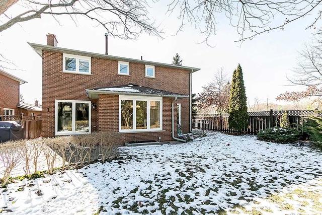449 Parkridge Cres, House detached with 3 bedrooms, 3 bathrooms and 4 parking in Oakville ON | Image 32