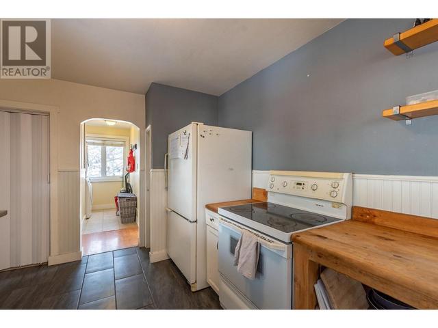 4003 27 Avenue, House detached with 3 bedrooms, 2 bathrooms and 1 parking in Vernon BC | Image 13