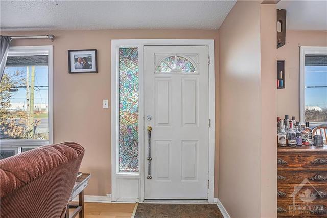 5376 Boundary Road, House detached with 3 bedrooms, 1 bathrooms and 3 parking in Ottawa ON | Image 3