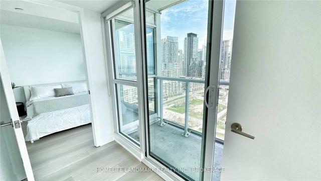 2706 - 75 Queens Wharf Rd, Condo with 3 bedrooms, 2 bathrooms and 1 parking in Toronto ON | Image 2