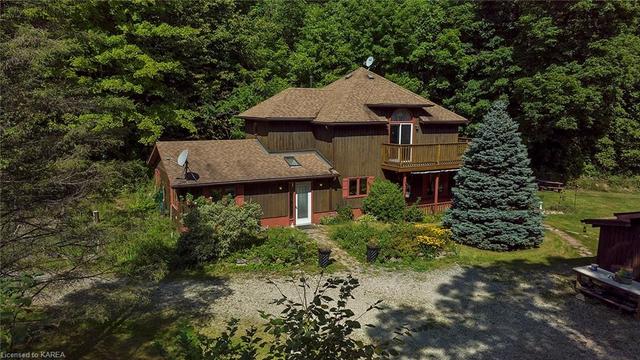 13 Pheasant Lane, House detached with 3 bedrooms, 2 bathrooms and 6 parking in South Frontenac ON | Image 1