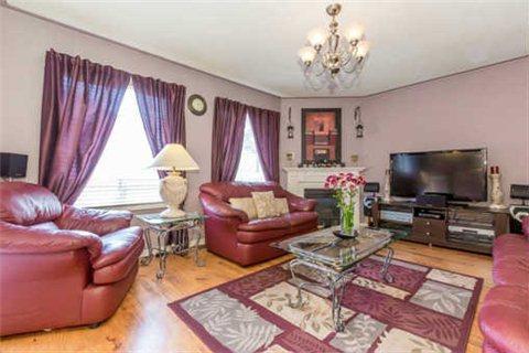 81 Pebblestone Circ, House detached with 4 bedrooms, 3 bathrooms and 4 parking in Brampton ON | Image 4