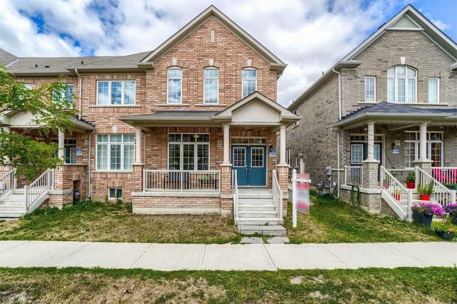 26 Saint Dennis Rd, House attached with 3 bedrooms, 3 bathrooms and 2 parking in Brampton ON | Card Image