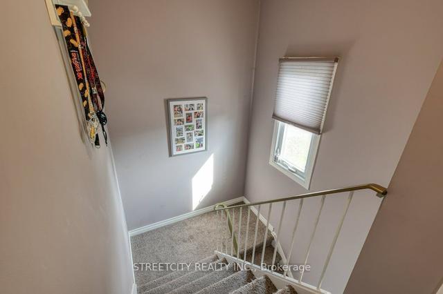 102 Killarney Crt, House semidetached with 3 bedrooms, 2 bathrooms and 3 parking in London ON | Image 7