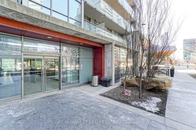 2103 - 15 Fort York Blvd, Condo with 2 bedrooms, 2 bathrooms and 1 parking in Toronto ON | Image 12