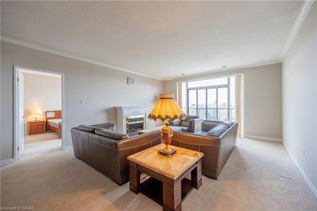 1001 - 255 Keats Way, House attached with 2 bedrooms, 2 bathrooms and 1 parking in Waterloo ON | Image 4
