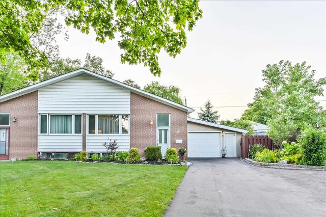 45 Thorncroft Cres, House semidetached with 3 bedrooms, 2 bathrooms and 5 parking in Ajax ON | Image 12
