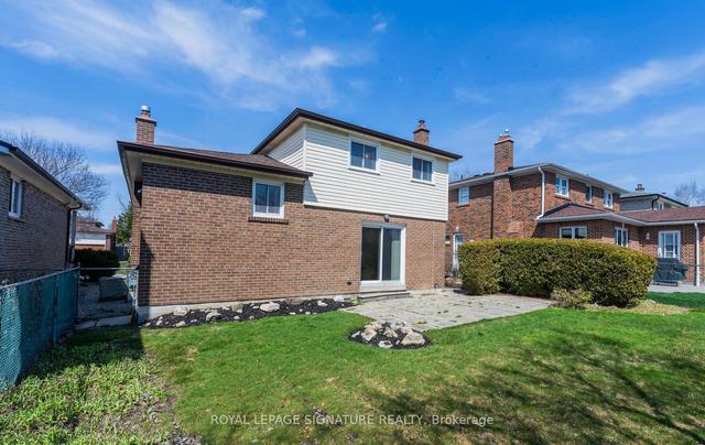 17 Pebblehill Sq, House detached with 3 bedrooms, 2 bathrooms and 4 parking in Toronto ON | Image 29