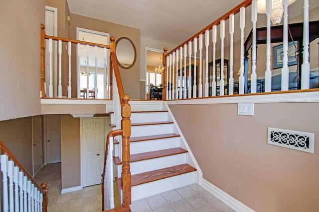 162 Amber Ave, House detached with 3 bedrooms, 3 bathrooms and 4 parking in Oshawa ON | Image 38
