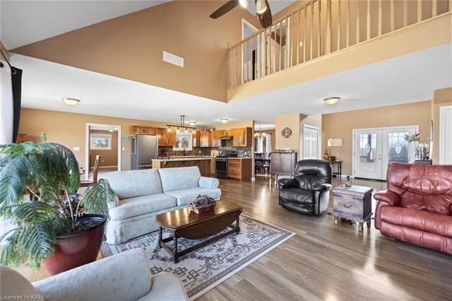 5382 Longswamp Road, House detached with 4 bedrooms, 3 bathrooms and 8 parking in South Frontenac ON | Image 10