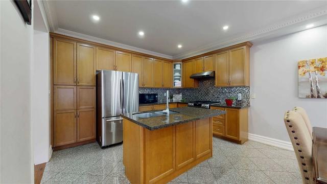 41 Chalkfarm Cres, House detached with 4 bedrooms, 5 bathrooms and 5 parking in Brampton ON | Image 9