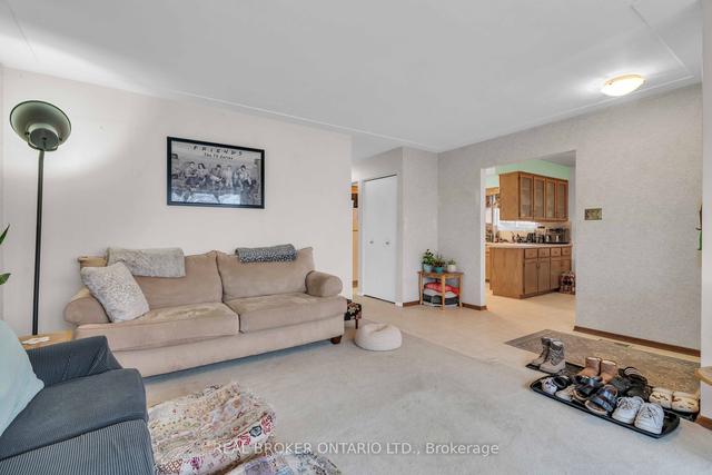63 Brant Ave, House detached with 5 bedrooms, 2 bathrooms and 3 parking in Guelph ON | Image 37