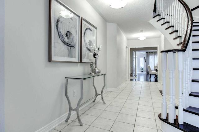 141 Royal Appian Cres, House attached with 3 bedrooms, 4 bathrooms and 4 parking in Vaughan ON | Image 37