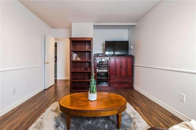 1504 - 301 Frances Ave, Condo with 3 bedrooms, 2 bathrooms and 1 parking in Hamilton ON | Image 12