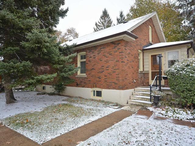 105 Mill St N, House detached with 3 bedrooms, 3 bathrooms and 3 parking in Brampton ON | Image 6
