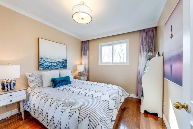 1428 Freeport Dr, House semidetached with 3 bedrooms, 2 bathrooms and 4 parking in Mississauga ON | Image 14
