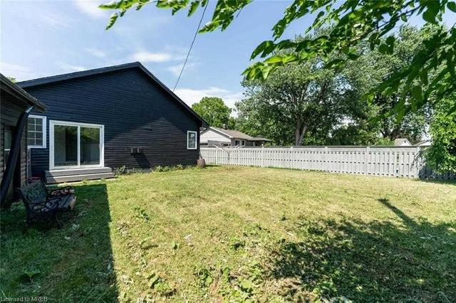 25 Meadowvale Dr, House detached with 3 bedrooms, 2 bathrooms and 10 parking in St. Catharines ON | Image 11
