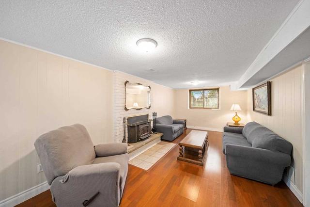 127 Kozlov St, House semidetached with 3 bedrooms, 2 bathrooms and 3 parking in Barrie ON | Image 3
