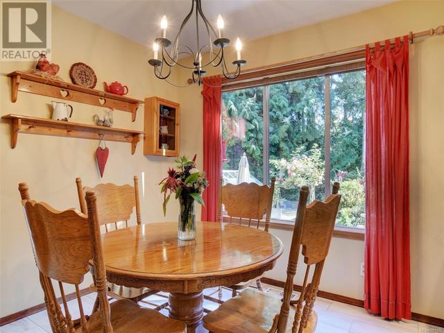 1310 Readings Dr, House detached with 4 bedrooms, 3 bathrooms and 5 parking in North Saanich BC | Image 16