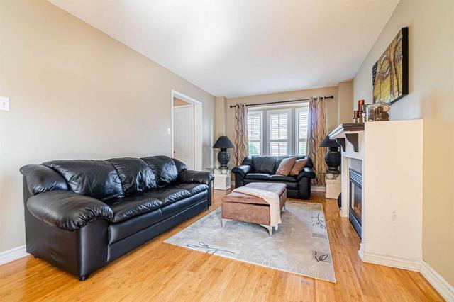 10 Colleyville St, House detached with 4 bedrooms, 4 bathrooms and 6 parking in Brampton ON | Image 5