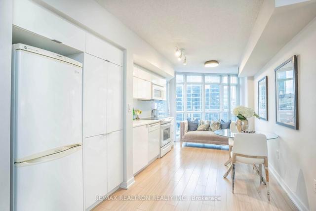922 - 21 Iceboat Terr, Condo with 0 bedrooms, 1 bathrooms and 0 parking in Toronto ON | Image 30