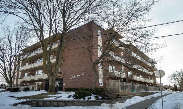 410 - 71 Jonesville Cres, Condo with 1 bedrooms, 1 bathrooms and 1 parking in Toronto ON | Image 1