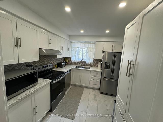 29 Puma Dr, House semidetached with 3 bedrooms, 2 bathrooms and 2 parking in Toronto ON | Image 3
