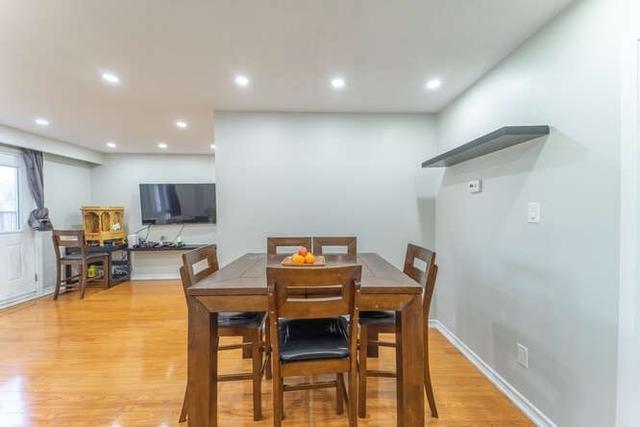 36 - 69 Lexington Ave, Townhouse with 3 bedrooms, 2 bathrooms and 1 parking in Toronto ON | Image 31