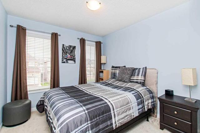 802 Maquire Terr, House attached with 3 bedrooms, 3 bathrooms and 1 parking in Milton ON | Image 16