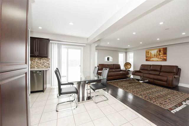 1072 Deacon Dr, House detached with 4 bedrooms, 3 bathrooms and 4 parking in Milton ON | Image 2