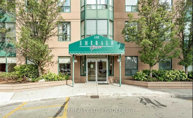 204 - 135 Hillcrest Ave, Condo with 2 bedrooms, 2 bathrooms and 2 parking in Mississauga ON | Image 1