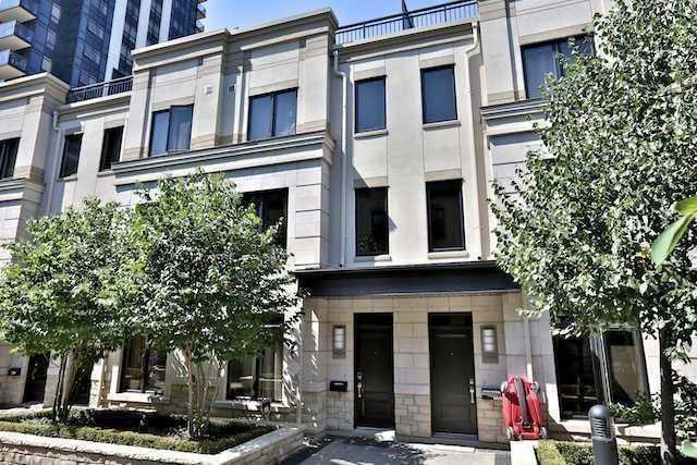 Th19 - 7 Oakburn Cres, Townhouse with 3 bedrooms, 3 bathrooms and 2 parking in Toronto ON | Image 1