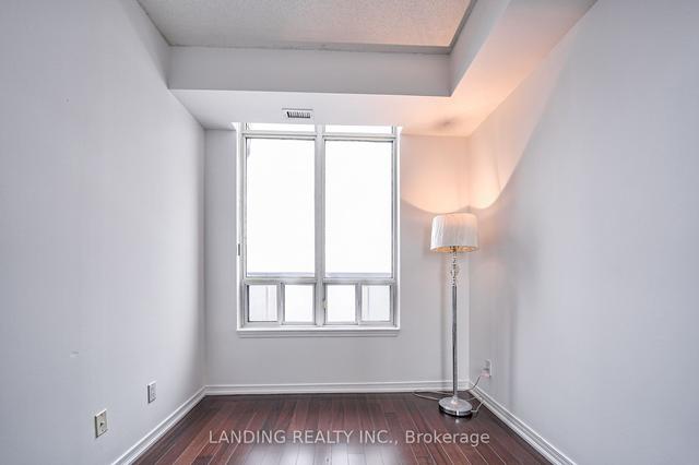 501 - 8 Hillcrest Ave, Condo with 2 bedrooms, 2 bathrooms and 1 parking in Toronto ON | Image 6