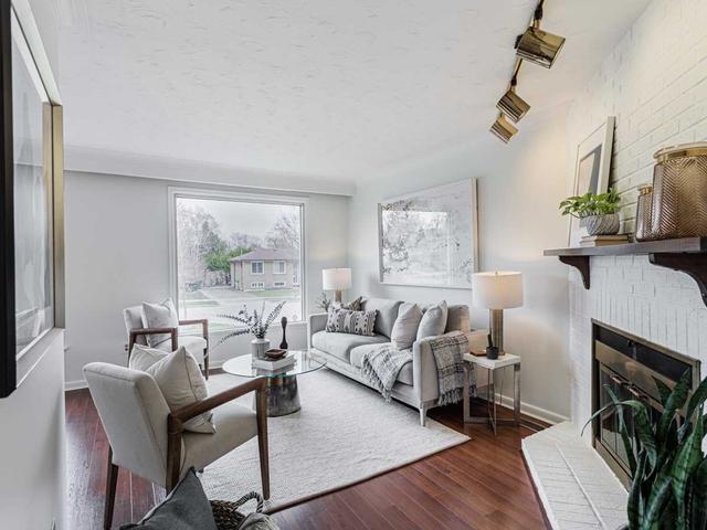 42 Jeffton Cres, House detached with 3 bedrooms, 2 bathrooms and 4 parking in Toronto ON | Image 23