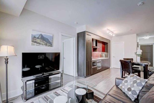 2510 - 300 Front St W, Condo with 2 bedrooms, 2 bathrooms and 1 parking in Toronto ON | Image 9