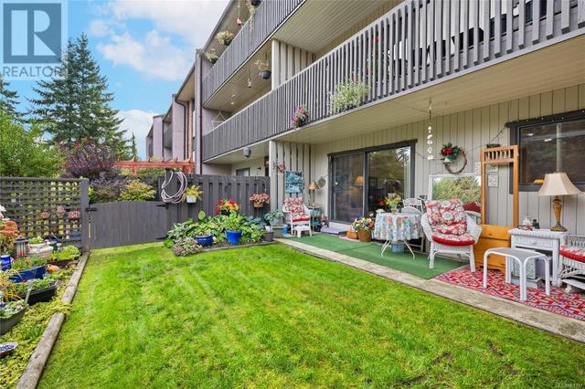 110 - 130 Sunningdale Rd E, Condo with 2 bedrooms, 1 bathrooms and 1 parking in Qualicum Beach BC | Image 9