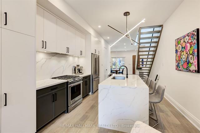 46 Borden St, House semidetached with 3 bedrooms, 4 bathrooms and 1 parking in Toronto ON | Image 3