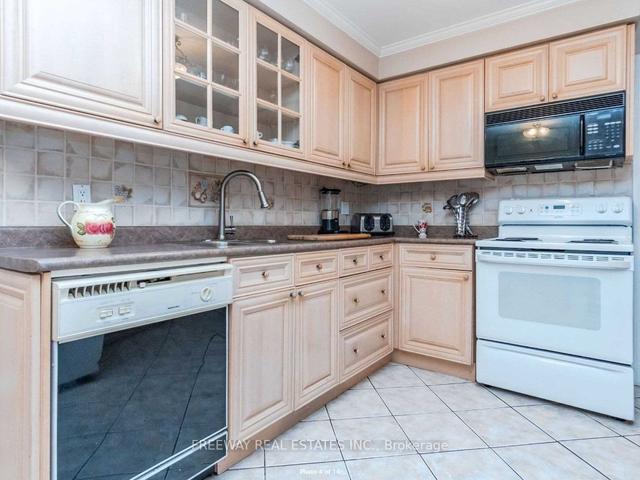 138 Major William Sharpe Dr, House detached with 3 bedrooms, 4 bathrooms and 7 parking in Brampton ON | Image 9