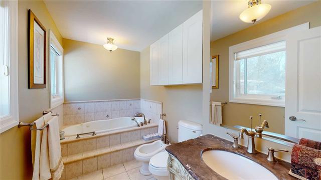 13855 Mount Hope Rd, House detached with 3 bedrooms, 3 bathrooms and 10 parking in Caledon ON | Image 11
