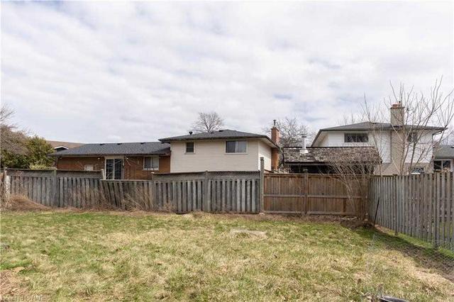 4172 Dorchester Rd, House detached with 3 bedrooms, 1 bathrooms and 4 parking in Niagara Falls ON | Image 24