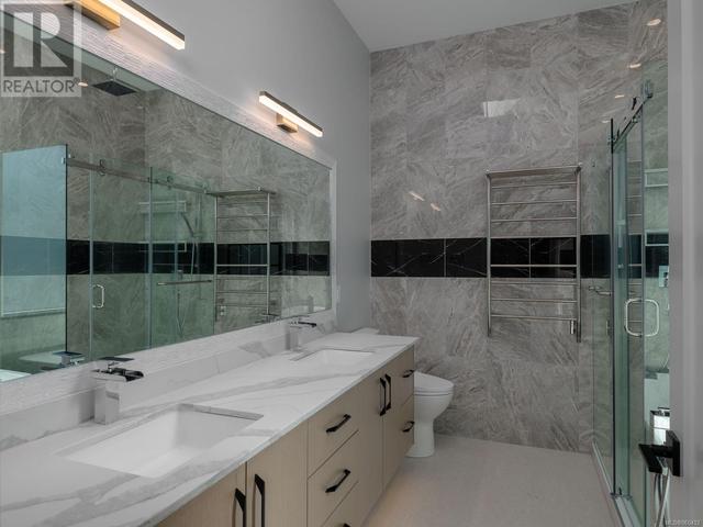 Master ensuite with soaker tub and full size stand up shower | Image 45