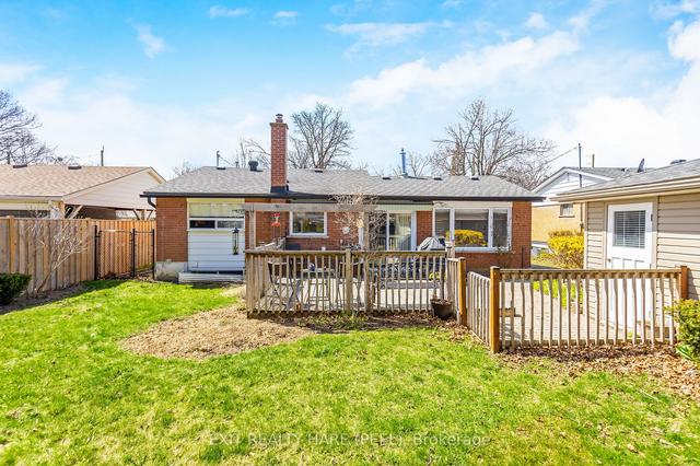24 Hadrina St, House detached with 2 bedrooms, 2 bathrooms and 5 parking in Brampton ON | Image 19
