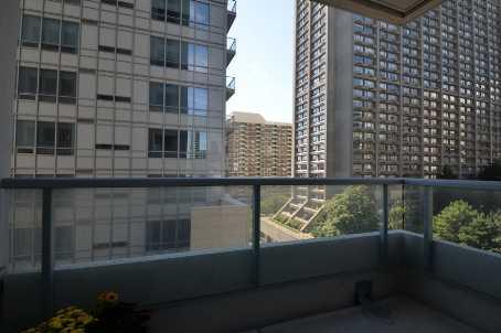809 - 35 Balmuto St, Condo with 2 bedrooms, 2 bathrooms and 1 parking in Toronto ON | Image 9