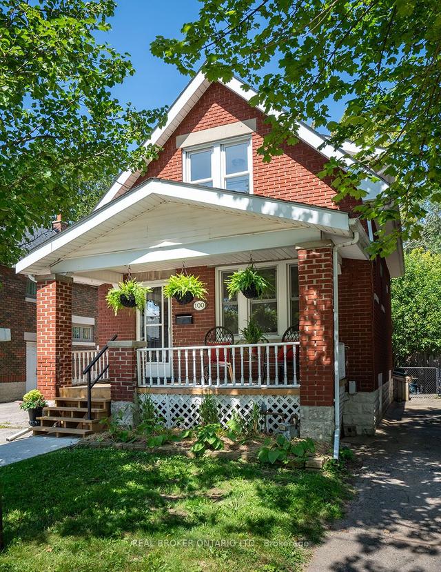 100 Emery St E, House detached with 3 bedrooms, 2 bathrooms and 3 parking in London ON | Image 1