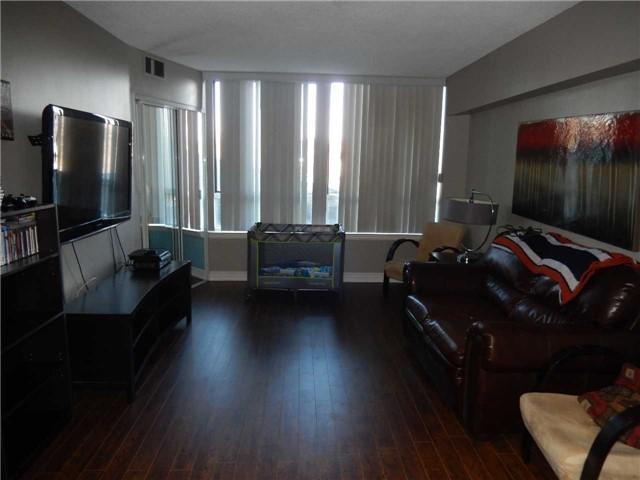 212 - 1001 Cedarglen Gate, Condo with 2 bedrooms, 2 bathrooms and 1 parking in Mississauga ON | Image 4