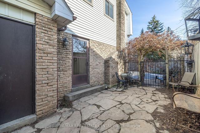18 Northwood Cres, House detached with 3 bedrooms, 3 bathrooms and 6 parking in Guelph ON | Image 24