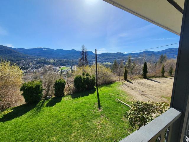 1755 Mountain Street, House detached with 5 bedrooms, 3 bathrooms and 5 parking in Kootenay Boundary A BC | Image 45